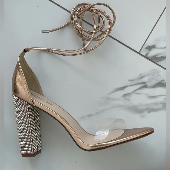 Shoe Lot 10 pairs of shoes. Size 10 - Picture 2 of 11